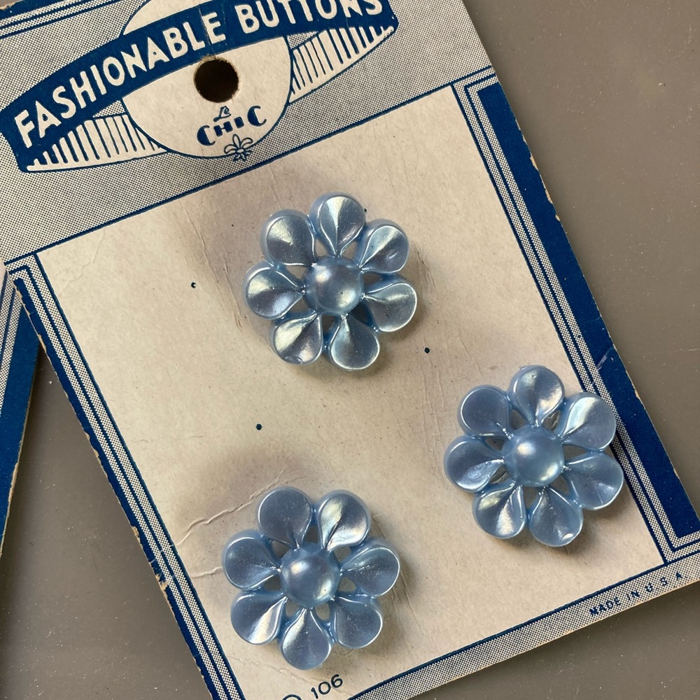 Vintage Buttons Sewing Supplies - Picture 9 of 9